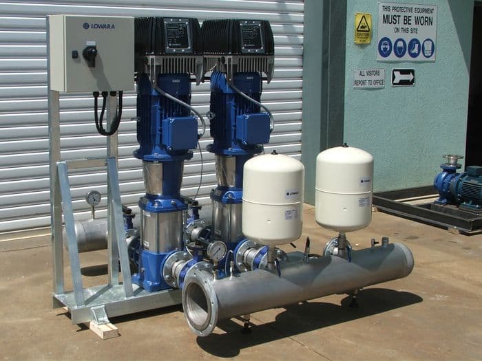 A multi-pump pressure booster set with pressure vessels
